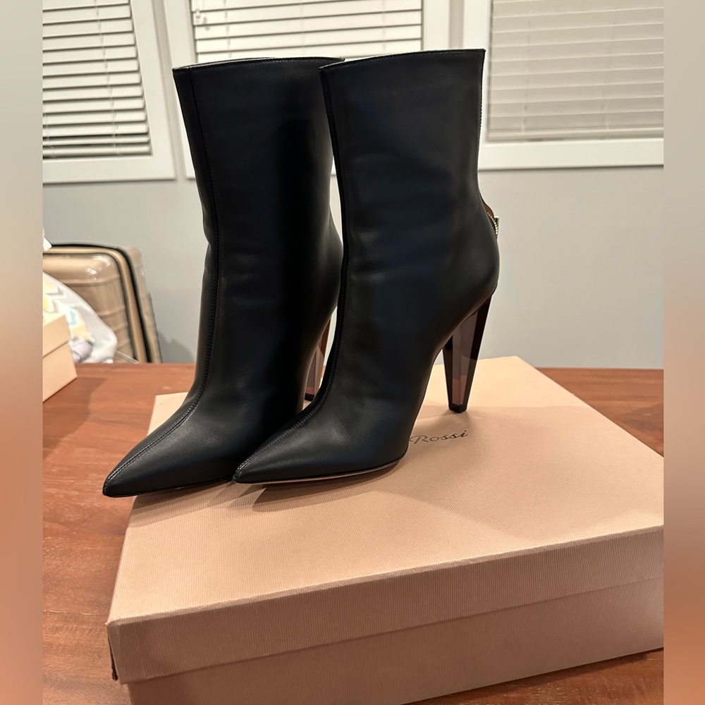 GIANVITO ROSSI Vitello Glove Lucite Heel Sz 41